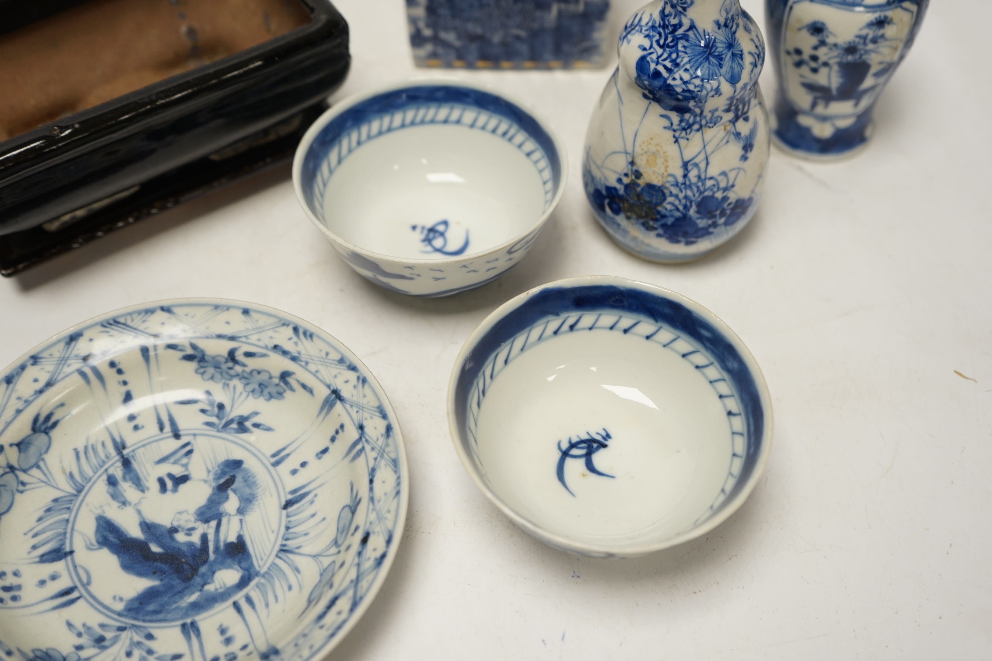 Chinese ceramics to include blue and white bowls and vases, largest 15cm wide. Condition - poor to fair